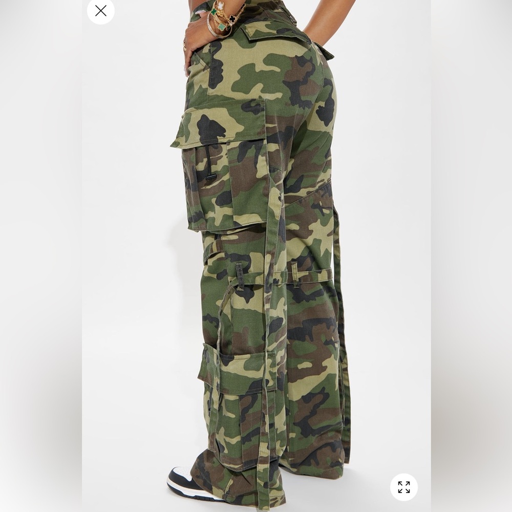Fashion Nova Camo Wide-Leg Cargo Pants - Green Camouflage - Picture 2 of 5